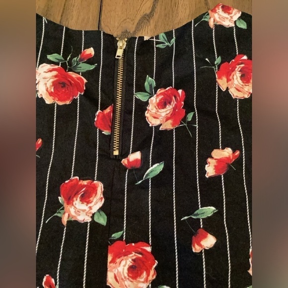 OLM black White Red Floral Cold Shoulder Cotton Blouse ShiRT Puff Sleeve Large - Picture 9 of 12